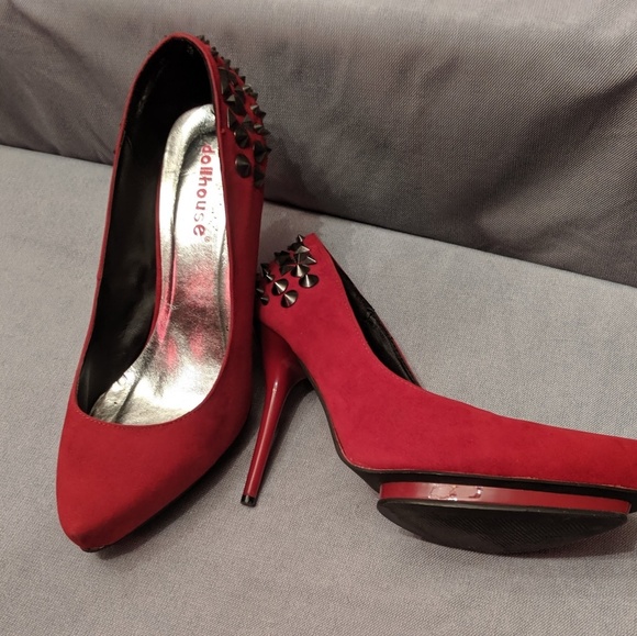 Red heels - Picture 3 of 3